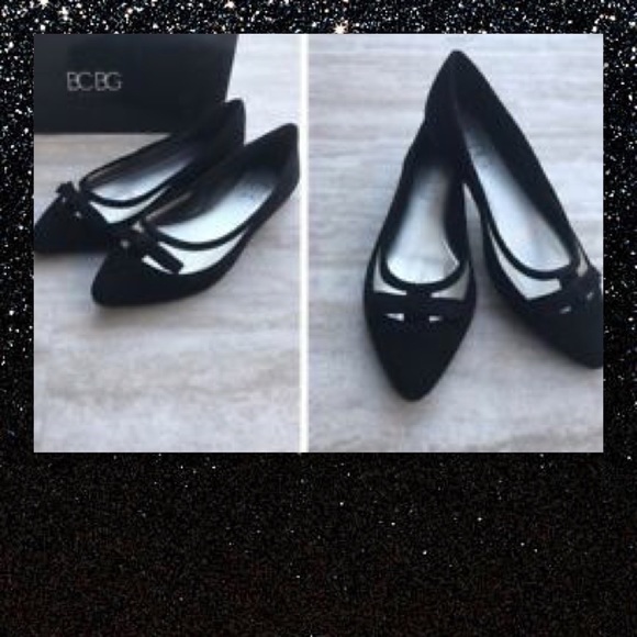 JUST IN🆕NIB BCBG Black Suede Flats MSRP $79 - Picture 3 of 6